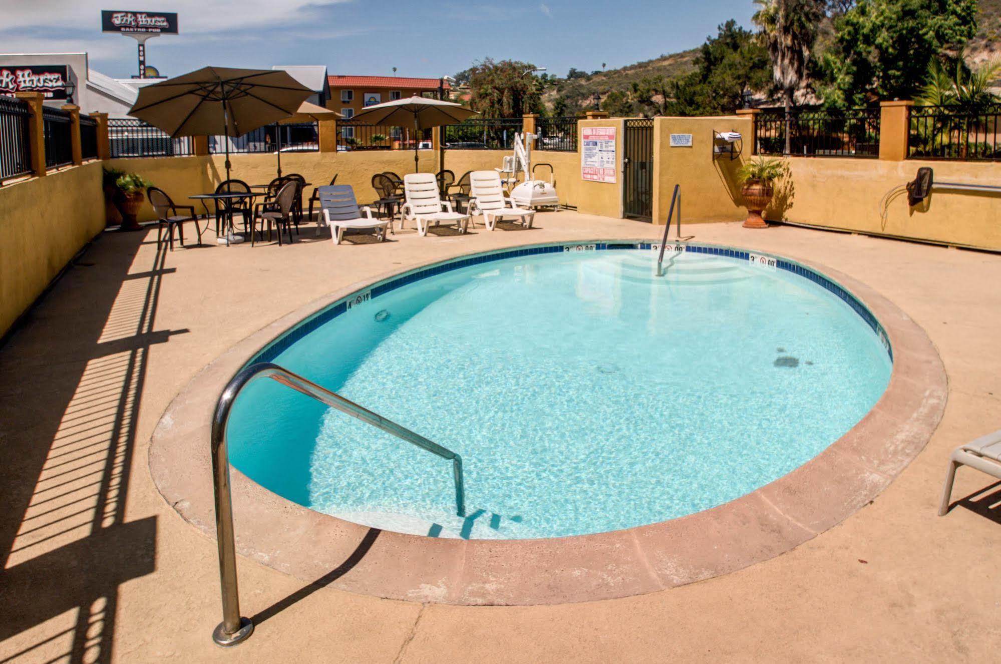 Rodeway Inn San Diego Near Sdsu Exterior photo